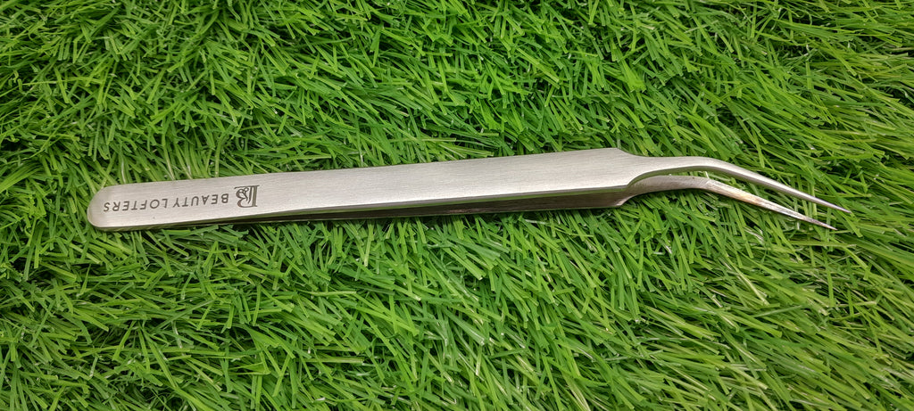 Beauty Lofters 45° Angled Lash Tweezer - front view