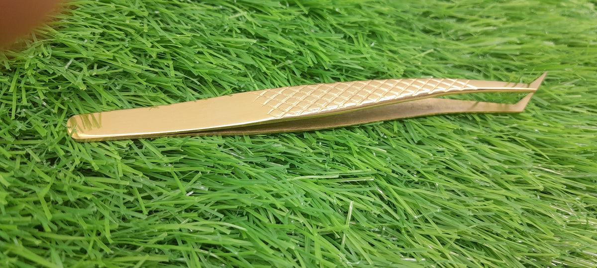 Beauty Lofters Crane Shape Gold Tweezer – top view